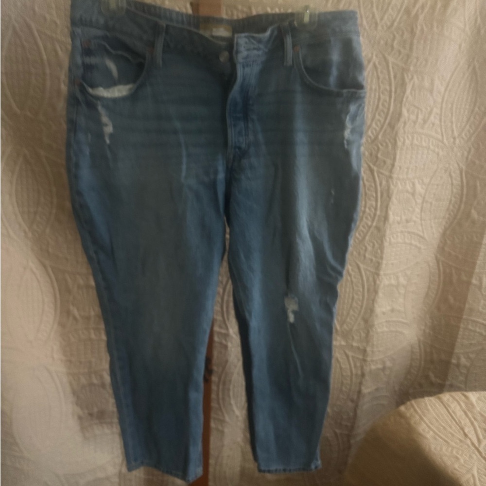 Blue Ankle Cropped Jeans with Subtle Distressing